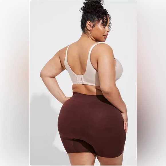 Torrid Seamless High Rise No Rub Short Panty - Picture 3 of 7